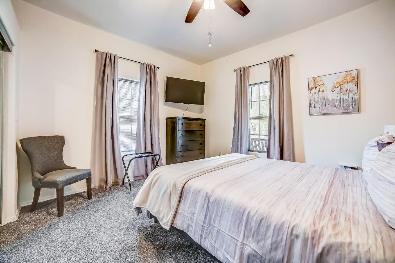 Midtown Modern Farmhouse San Antonio Exterior foto