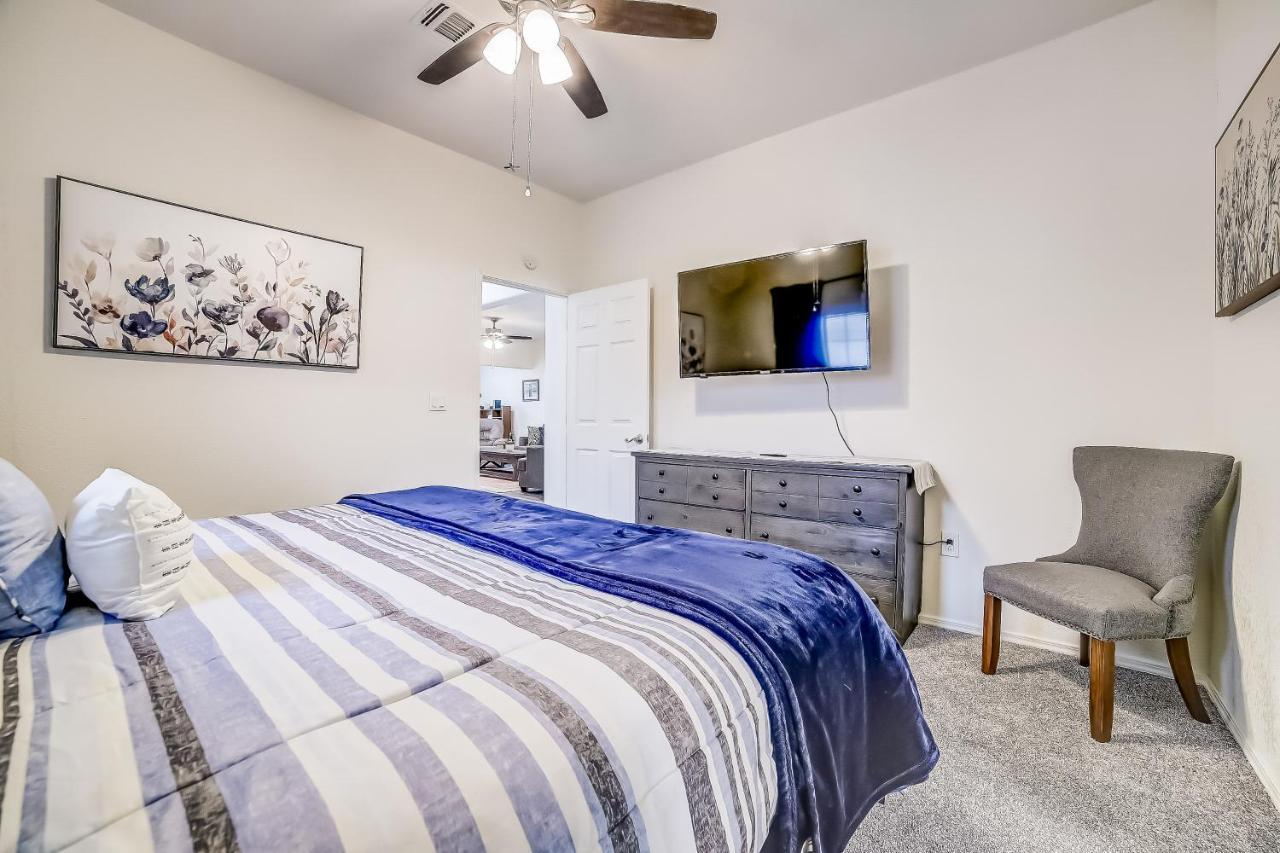 Midtown Modern Farmhouse San Antonio Exterior foto